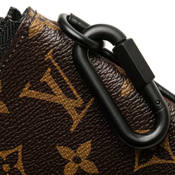 LOUIS VUITTON Brown Monogram Leather Clutch Bag - Picture 4 of 10